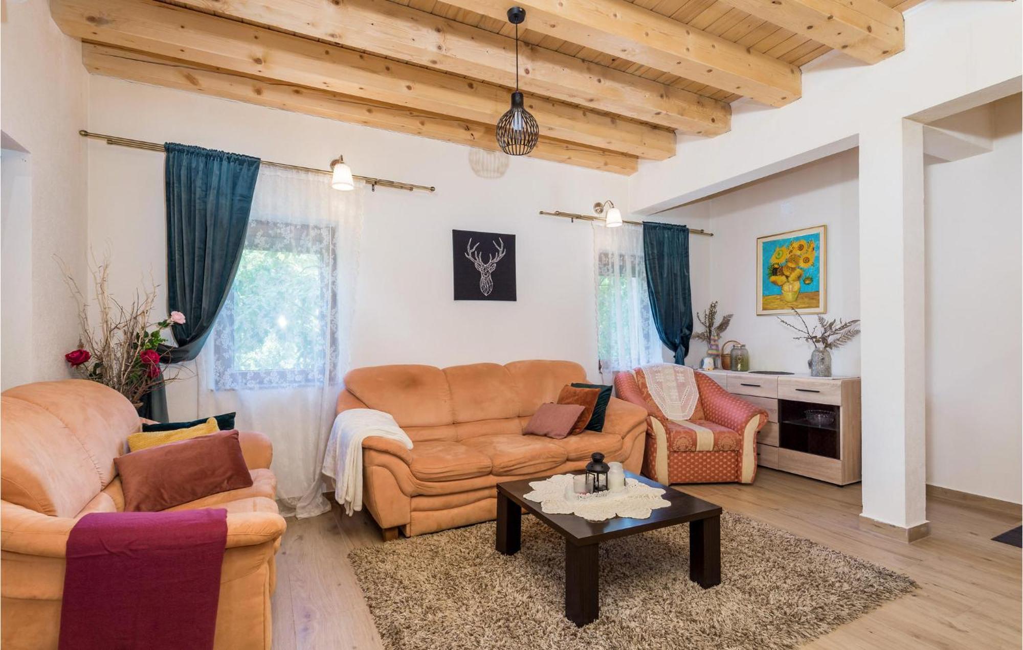 Amazing Home In Vrzici With Jacuzzi Екстер'єр фото