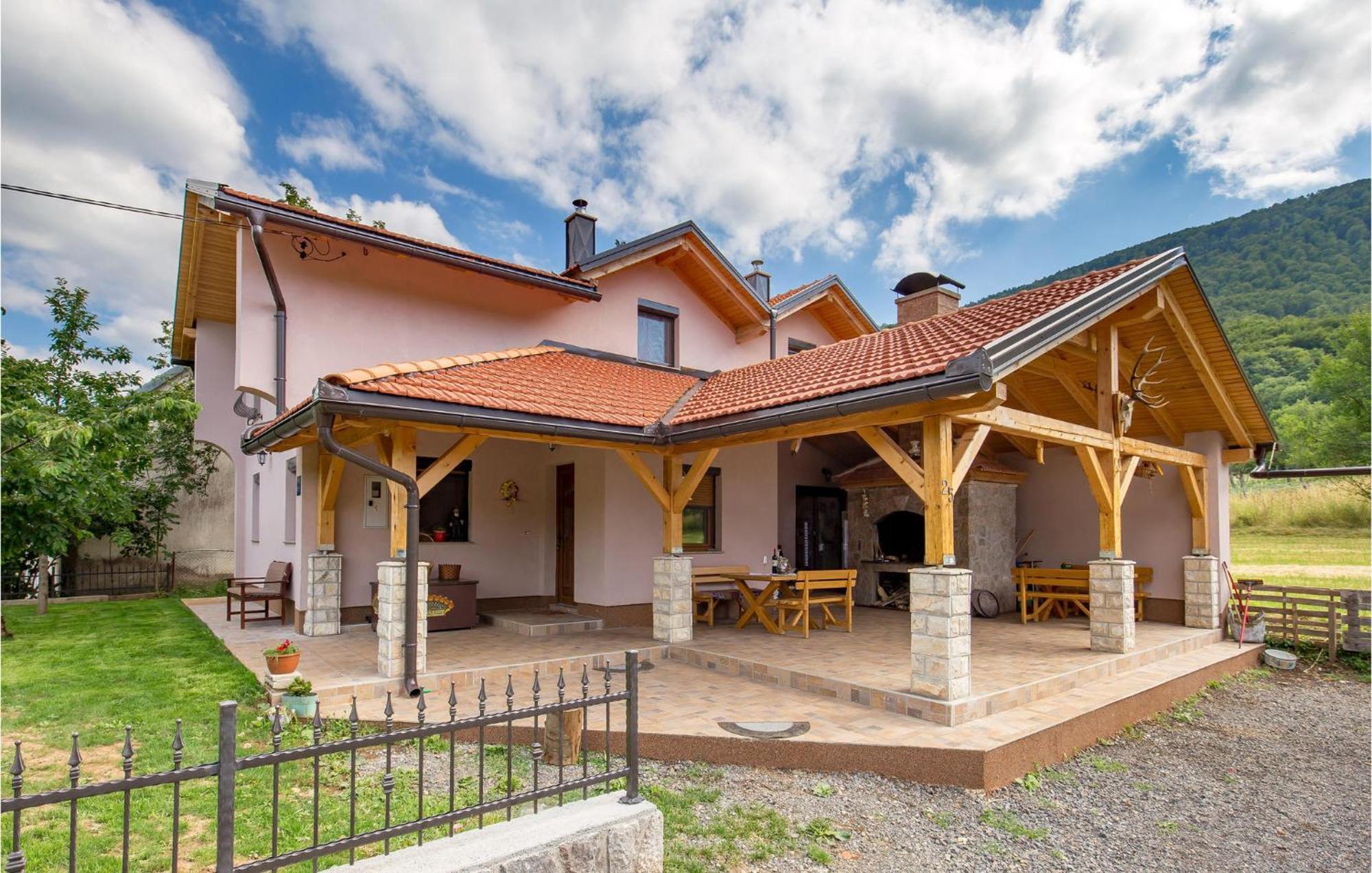 Amazing Home In Vrzici With Jacuzzi Екстер'єр фото